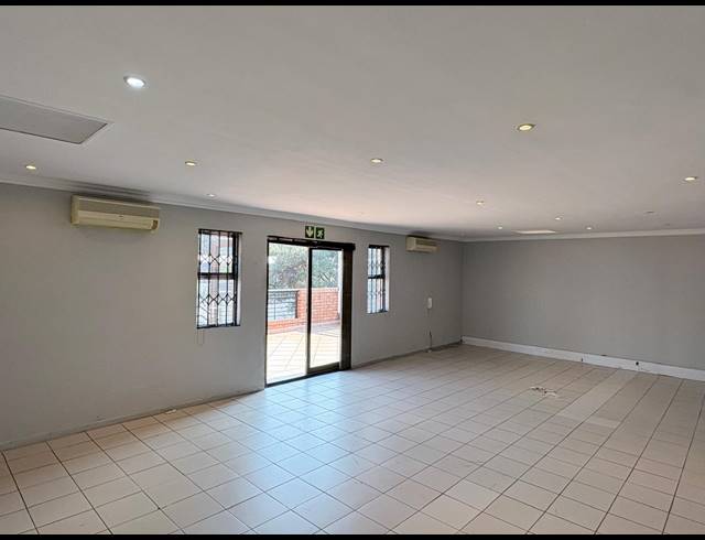 110M² OFFICE TO LET IN FOURWAYS